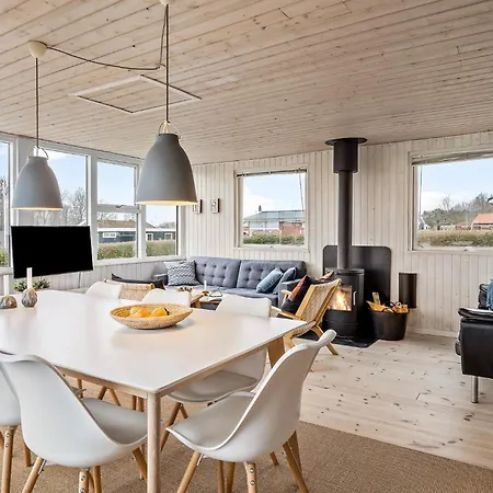 Gorgeous In Juelsminde With Wifi Sonderby (Midtjylland)